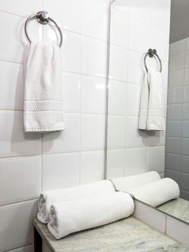 Superior Twin Room image 7