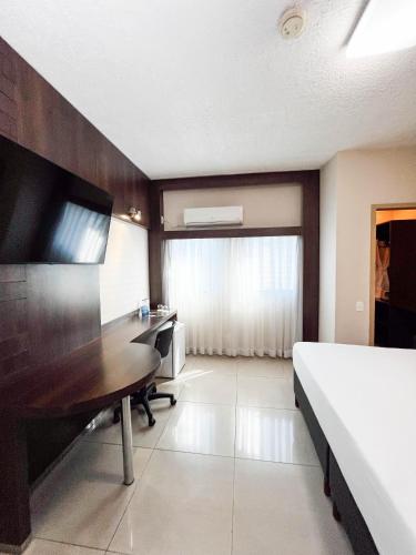 Deluxe Double Room image 8