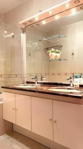 Appartement parisien et familial de 90m2, Parigi