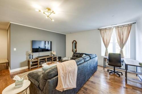 Downtown Louisville Condo- King Bed, Near Sites image