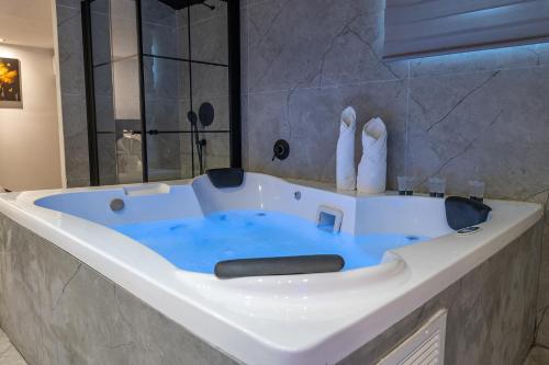 Lago Suites Hotel in Baqa-Talpiot