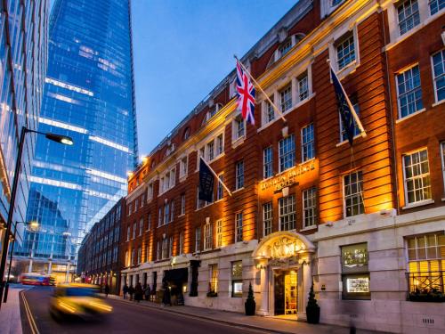 London Bridge Hotel - 출입구