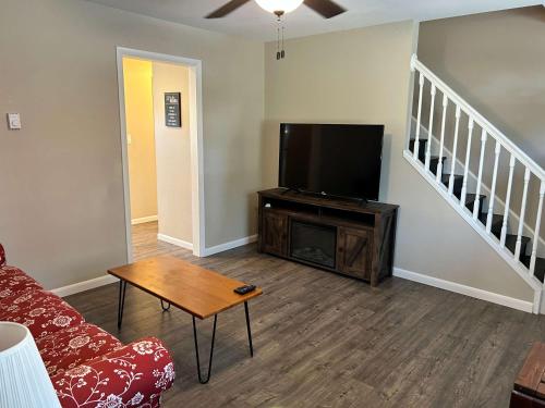 Carter #1 Two bedroom unit near Xavier Downtown, Cincinnati (Foto 2)