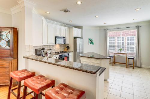 Midtown Houston Abode 8 Blocks to Downtown! in Houston, USA