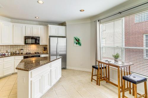 Midtown Houston Abode 8 Blocks to Downtown! in Houston, USA
