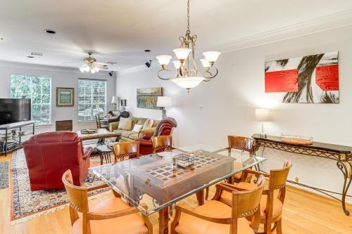 Midtown Houston Abode 8 Blocks to Downtown! in Houston, USA