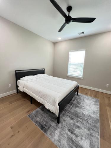 Charming 3-bedroom modern townhome in Houston, USA