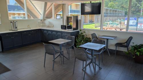 Facilities, Crystal Inn - Neptune in Neptune (NJ)