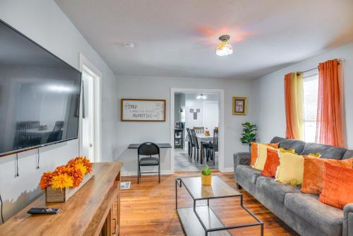 Downtown Brockton Apt Less Than 1 Mi to Local Dining in Brockton, USA