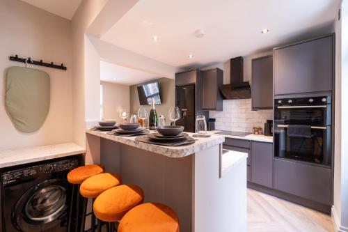Cheltenham House - 3 Beds, Central - Free Parking, Gloucestershire