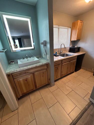 Budget Host Sierra Inn