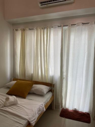 Shore Residence Direct Pool Access MOA Complex, Metro Manila