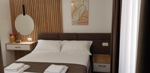 One-Bedroom Apartment with Balcony image 2