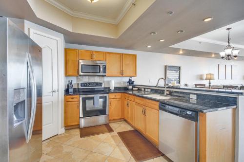 Sleek Gulfport Condo with Ocean Views and Pool Access! in Gulfport, USA