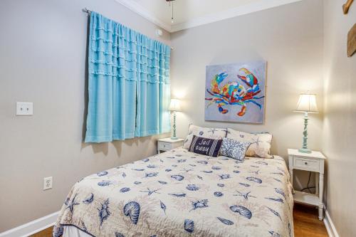 Sleek Gulfport Condo with Ocean Views and Pool Access! - image 10