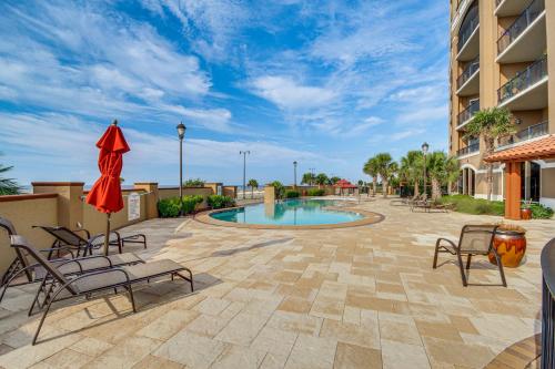 Sleek Gulfport Condo with Ocean Views and Pool Access! - image 12