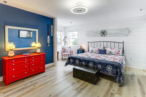 Family Beach Days Dog-Friendly Cape Cod Condo in 丹尼斯港