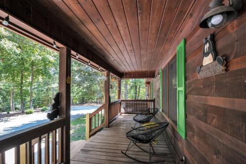 Cozy Cabin in Ellijay with Hot Tub, Game Room & More in Ellijay, USA