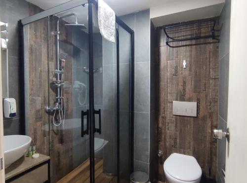 Standard Twin Room image 1