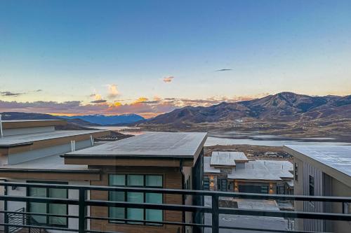 Luxury Hideout Overlook