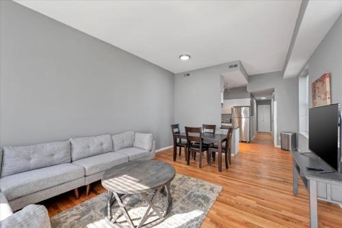 Amazing Recently Rehabbed STL Unit in Prime Soulard Location 713a in Soulard, USA