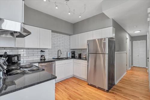 Amazing Recently Rehabbed STL Unit in Prime Soulard Location 713a near Anheuser-Busch Sörfőzde