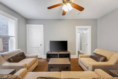 Two Charming Units 1W&2W in Tower Grove, USA
