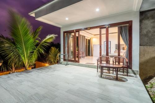 Deluxe Double Room with Bath and Sea View image 2