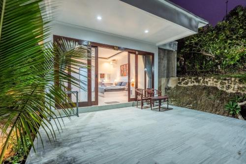 Deluxe Double Room with Bath and Sea View image 1