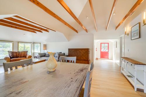 Victorian Carpinteria Apartment Less Than 1 Mi to Beach! in Carpinteria, USA