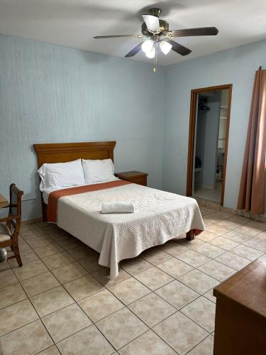 Double Room with Private Bathroom image 4