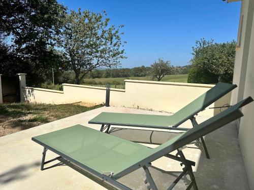 Maison neuve, cadre apaisant,jacuzzi et piscine in ฟิแฌค