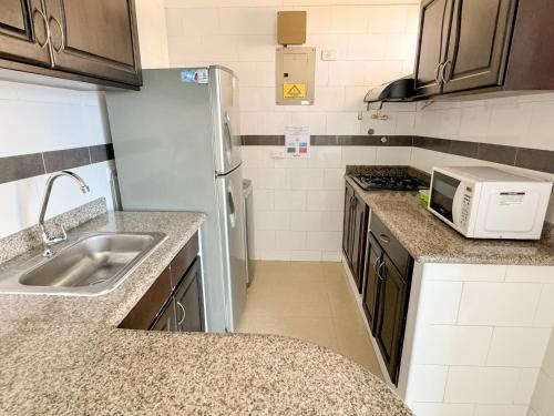 One-Bedroom Apartment image 4