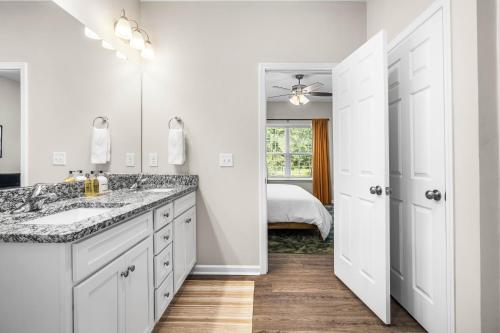 Charming 5bd - BBQ - Deck- 4mins Duke University, Durham (fotografie 8)