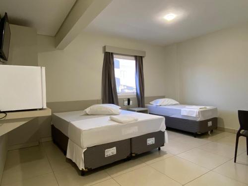 1 double bed, 1 twin bed