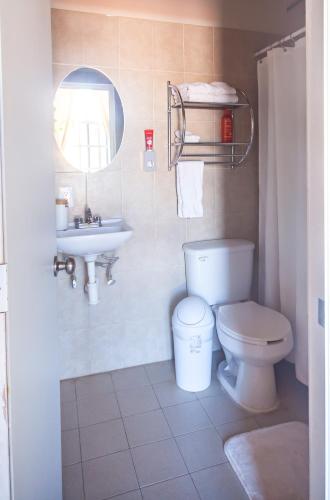 Central Studio with Fast WiFi & Beach Steps Away in Lo de Marcos, Mexico