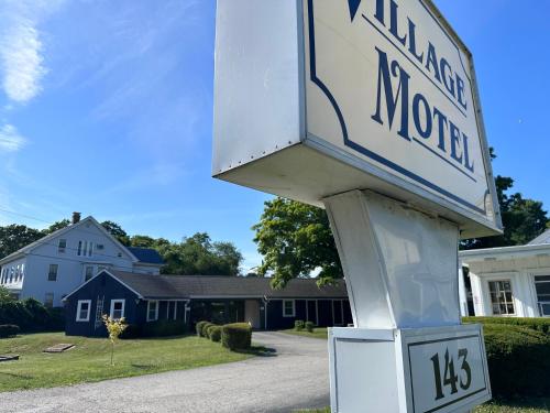 Village Motel By OYO Clinton
