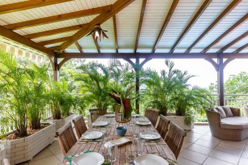 Villa KYO, entre mer et forêt (Villa KYO, entre mer et foret) in Deshaies