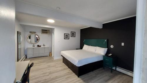 Village Motel By OYO Clinton