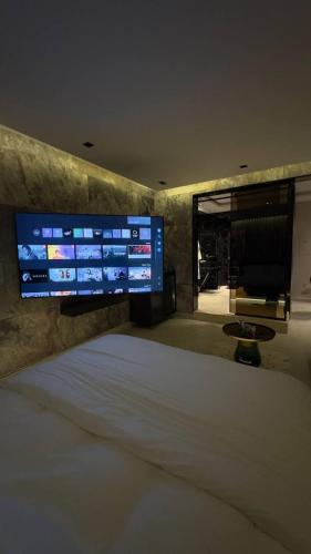 Stunning Studio with Bathtub- Jasmine District