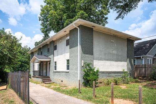 Exterior view, Cozy 2BD Retreat A Short Walk to Westside Beltline in Atlanta University Center