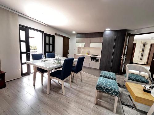 Kitchen, RUITOQUE CONDOMINIO Apartamento in Loma Mesa De Ruitoque