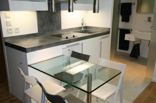 Paris Interiors Rentals - Le Marais Pompidou Center - main image