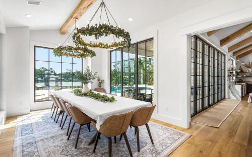 Three Hundred by Oversee 30A Three Hundred by Oversee 30A