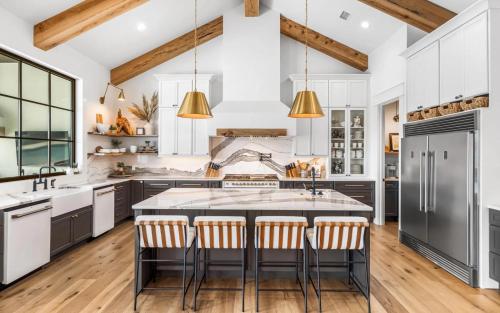 Three Hundred by Oversee 30A Three Hundred by Oversee 30A