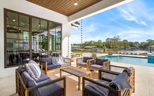 Three Hundred by Oversee 30A Three Hundred by Oversee 30A