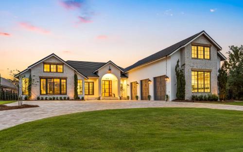 Three Hundred by Oversee 30A Three Hundred by Oversee 30A