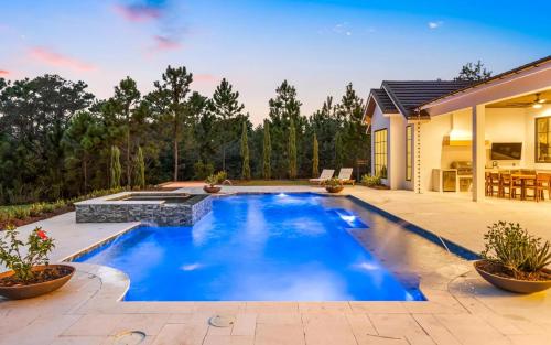 Three Hundred by Oversee 30A Three Hundred by Oversee 30A