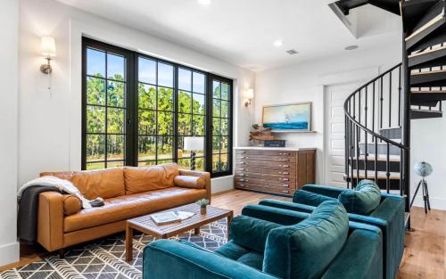 Three Hundred by Oversee 30A Three Hundred by Oversee 30A