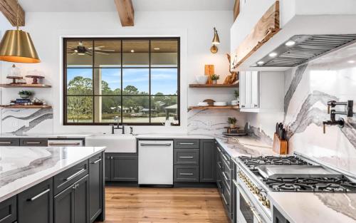 Three Hundred by Oversee 30A Three Hundred by Oversee 30A